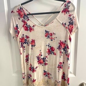 Flowery Women’s Top with Lace Trim Size L